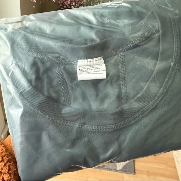 Athleta MOMENTUM SEAMLESS TOP Long Sleeve Athletic Top Dark Green Women’s small - Picture 11 of 12